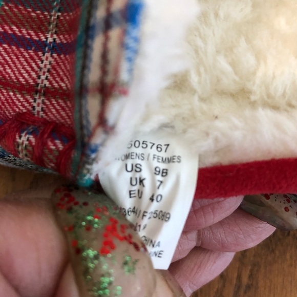 Land’s End Red, Suede, Plaid, Flannel Slippers, Size 9B - Picture 6 of 6